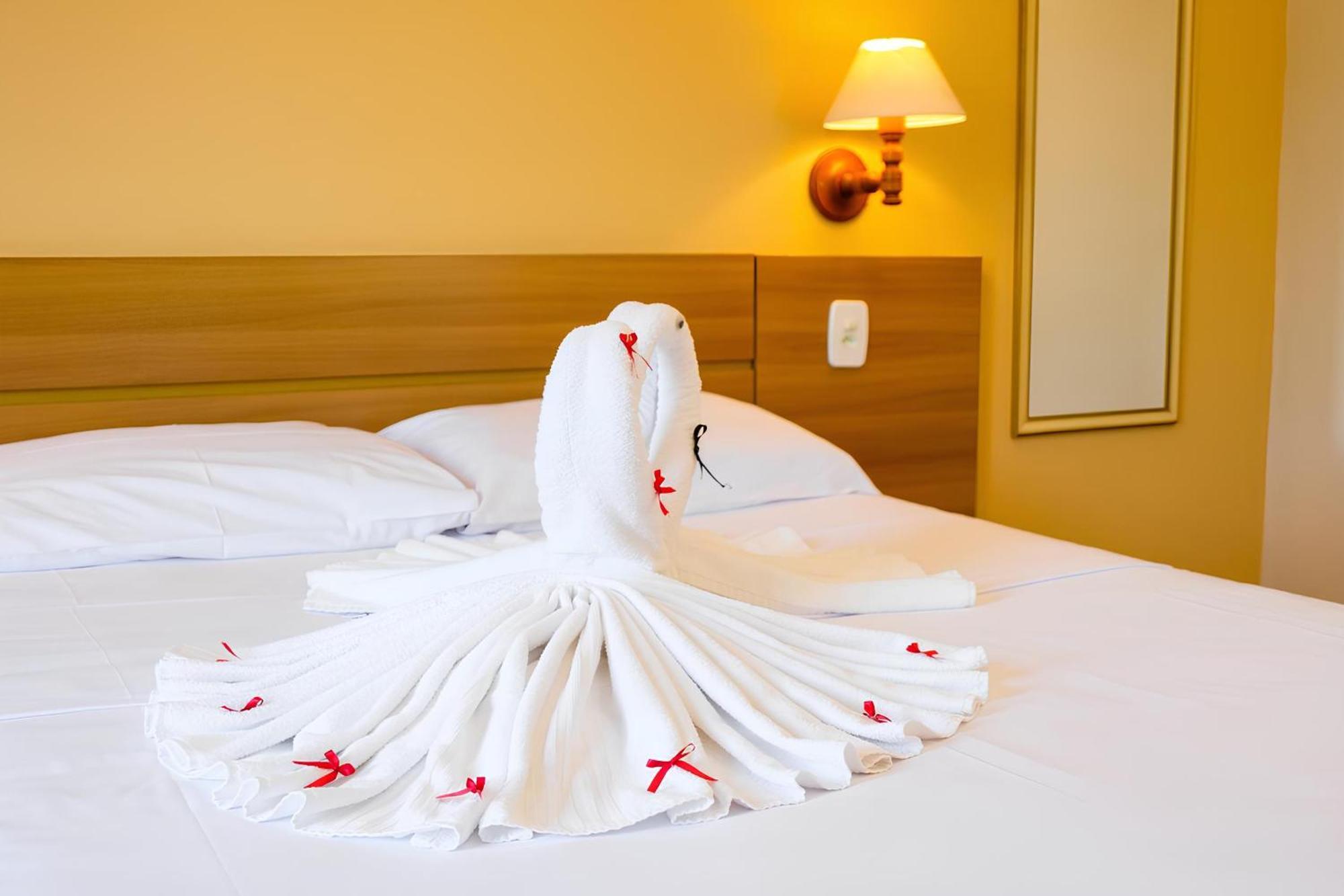 Hotel Ponta Das Toninhas Ubatuba Bagian luar foto